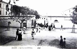 3083- Alger - Caserne d'Orleans - 1910